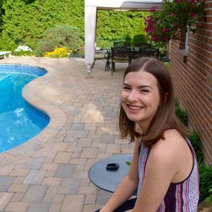 Meet your Posher, Danielle